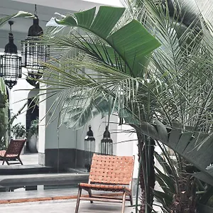  Otel Atay